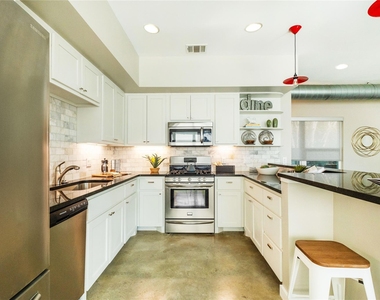 7601 Bethune Ave - Photo Thumbnail 4