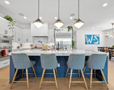 1204 Brentwood St - Photo Thumbnail 13