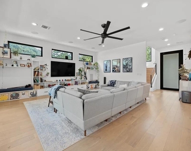 1204 Brentwood St - Photo Thumbnail 10