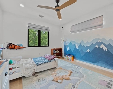 1204 Brentwood St - Photo Thumbnail 29