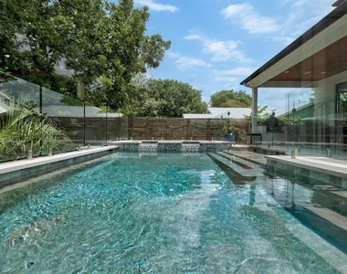 1204 Brentwood St - Photo Thumbnail 38