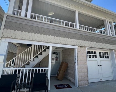 202 N Sacramento Avenue - Photo Thumbnail 8