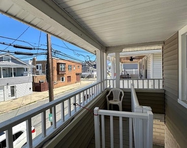 202 N Sacramento Avenue - Photo Thumbnail 17
