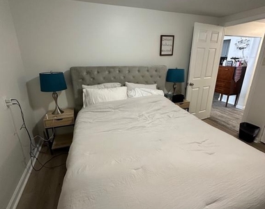 202 N Sacramento Avenue - Photo Thumbnail 86
