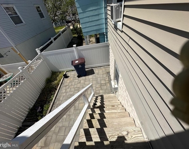 202 N Sacramento Avenue - Photo Thumbnail 24