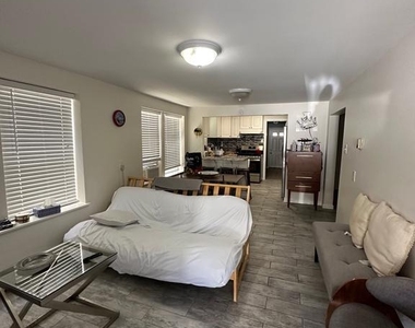 202 N Sacramento Avenue - Photo Thumbnail 52