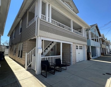 202 N Sacramento Avenue - Photo Thumbnail 7