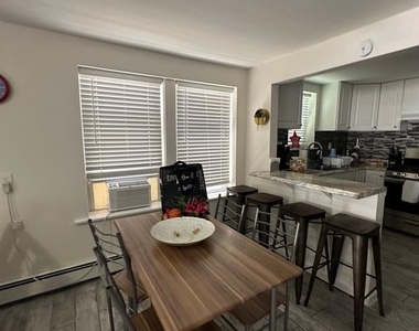 202 N Sacramento Avenue - Photo Thumbnail 33