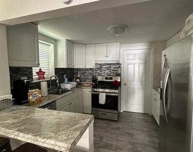202 N Sacramento Avenue - Photo Thumbnail 36