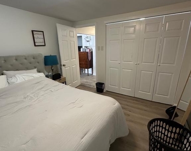 202 N Sacramento Avenue - Photo Thumbnail 85