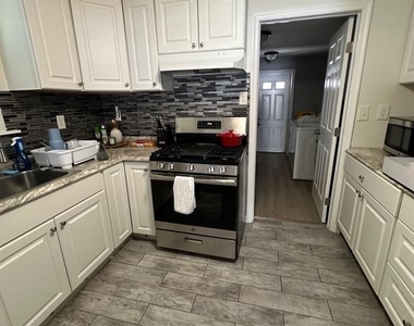 202 N Sacramento Avenue - Photo Thumbnail 48