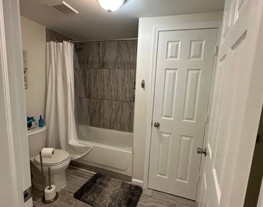 202 N Sacramento Avenue - Photo Thumbnail 66