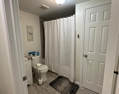 202 N Sacramento Avenue - Photo Thumbnail 62