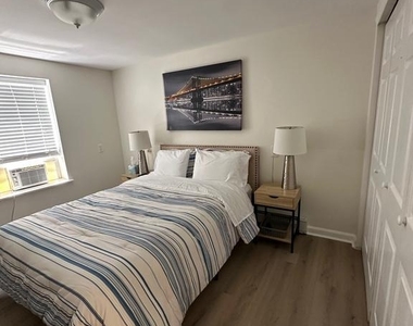 202 N Sacramento Avenue - Photo Thumbnail 55