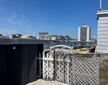202 N Sacramento Avenue - Photo Thumbnail 97