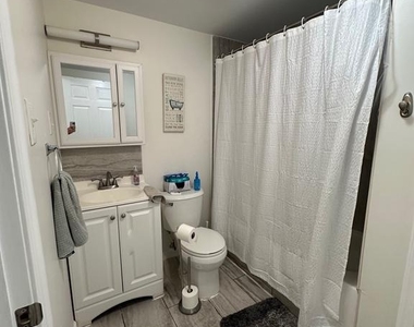 202 N Sacramento Avenue - Photo Thumbnail 71