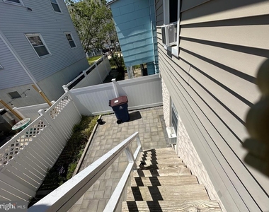202 N Sacramento Avenue - Photo Thumbnail 22