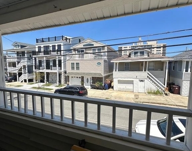 202 N Sacramento Avenue - Photo Thumbnail 16