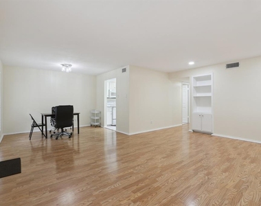 2401 Leon St - Photo Thumbnail 7