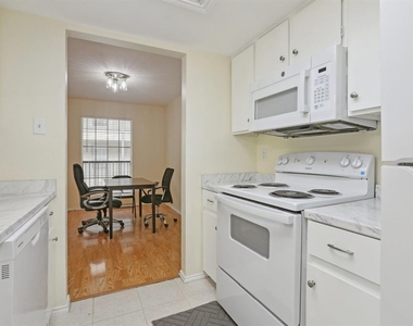 2401 Leon St - Photo Thumbnail 14