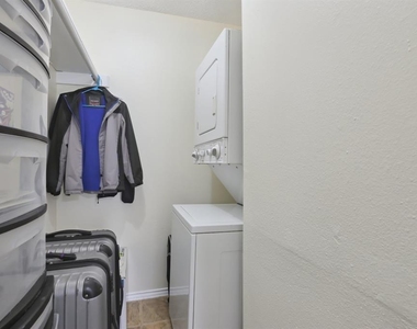 2401 Leon St - Photo Thumbnail 23