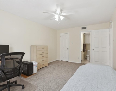 2401 Leon St - Photo Thumbnail 22