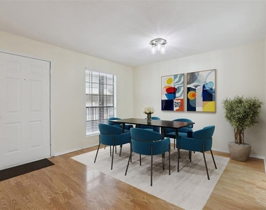 2401 Leon St - Photo Thumbnail 4