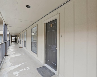 2401 Leon St - Photo Thumbnail 26