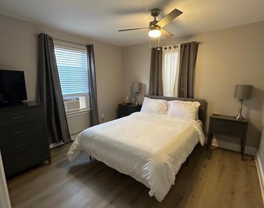 202 N Sacramento Avenue - Photo Thumbnail 61