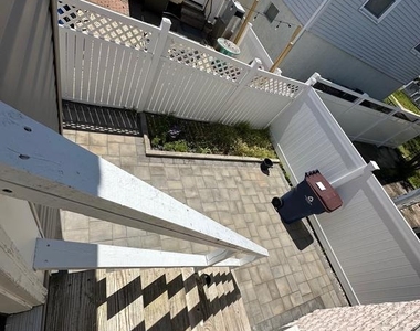 202 N Sacramento Avenue - Photo Thumbnail 51