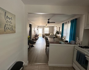 202 N Sacramento Avenue - Photo Thumbnail 53