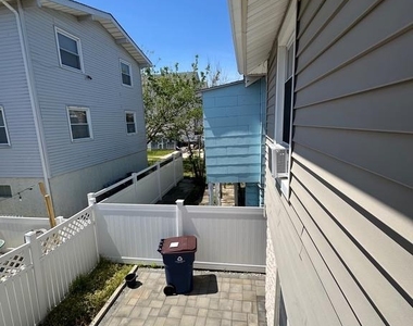 202 N Sacramento Avenue - Photo Thumbnail 47