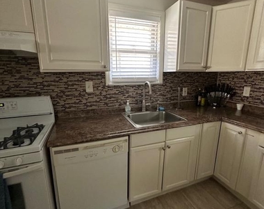 202 N Sacramento Avenue - Photo Thumbnail 36
