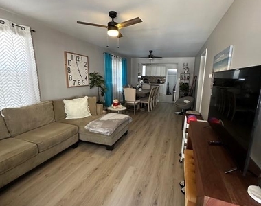 202 N Sacramento Avenue - Photo Thumbnail 28