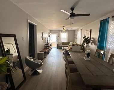 202 N Sacramento Avenue - Photo Thumbnail 54