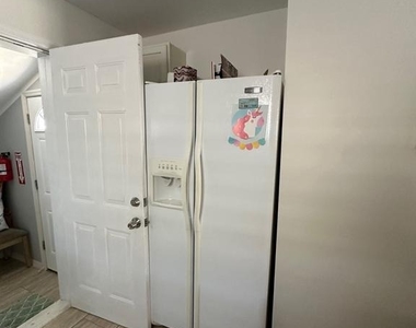 202 N Sacramento Avenue - Photo Thumbnail 39