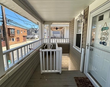 202 N Sacramento Avenue - Photo Thumbnail 18