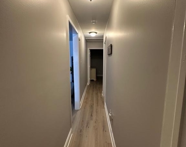 202 N Sacramento Avenue - Photo Thumbnail 65