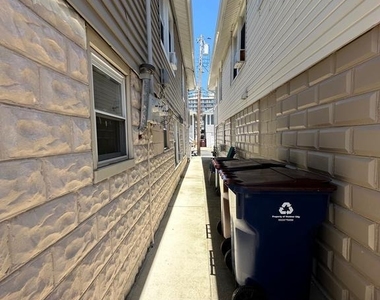 202 N Sacramento Avenue - Photo Thumbnail 15