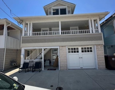 202 N Sacramento Avenue - Photo Thumbnail 4