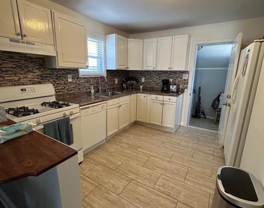 202 N Sacramento Avenue - Photo Thumbnail 41