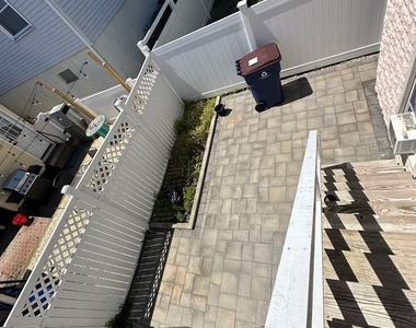 202 N Sacramento Avenue - Photo Thumbnail 49
