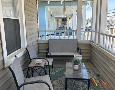 202 N Sacramento Avenue - Photo Thumbnail 16
