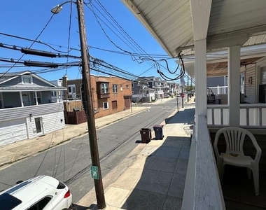 202 N Sacramento Avenue - Photo Thumbnail 22