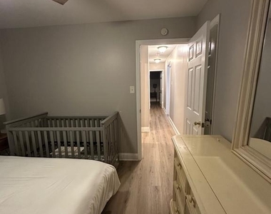202 N Sacramento Avenue - Photo Thumbnail 78