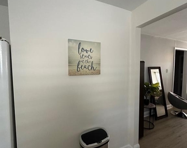 202 N Sacramento Avenue - Photo Thumbnail 40