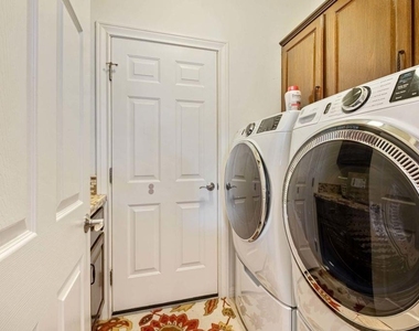 5511 Courtyard Dr - Photo Thumbnail 21