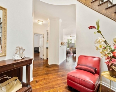 5511 Courtyard Dr - Photo Thumbnail 19