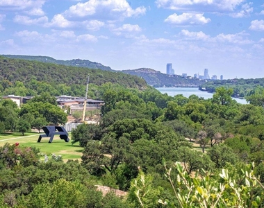 5511 Courtyard Dr - Photo Thumbnail 5