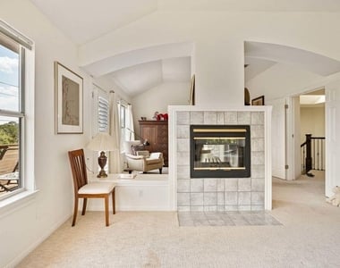 5511 Courtyard Dr - Photo Thumbnail 12